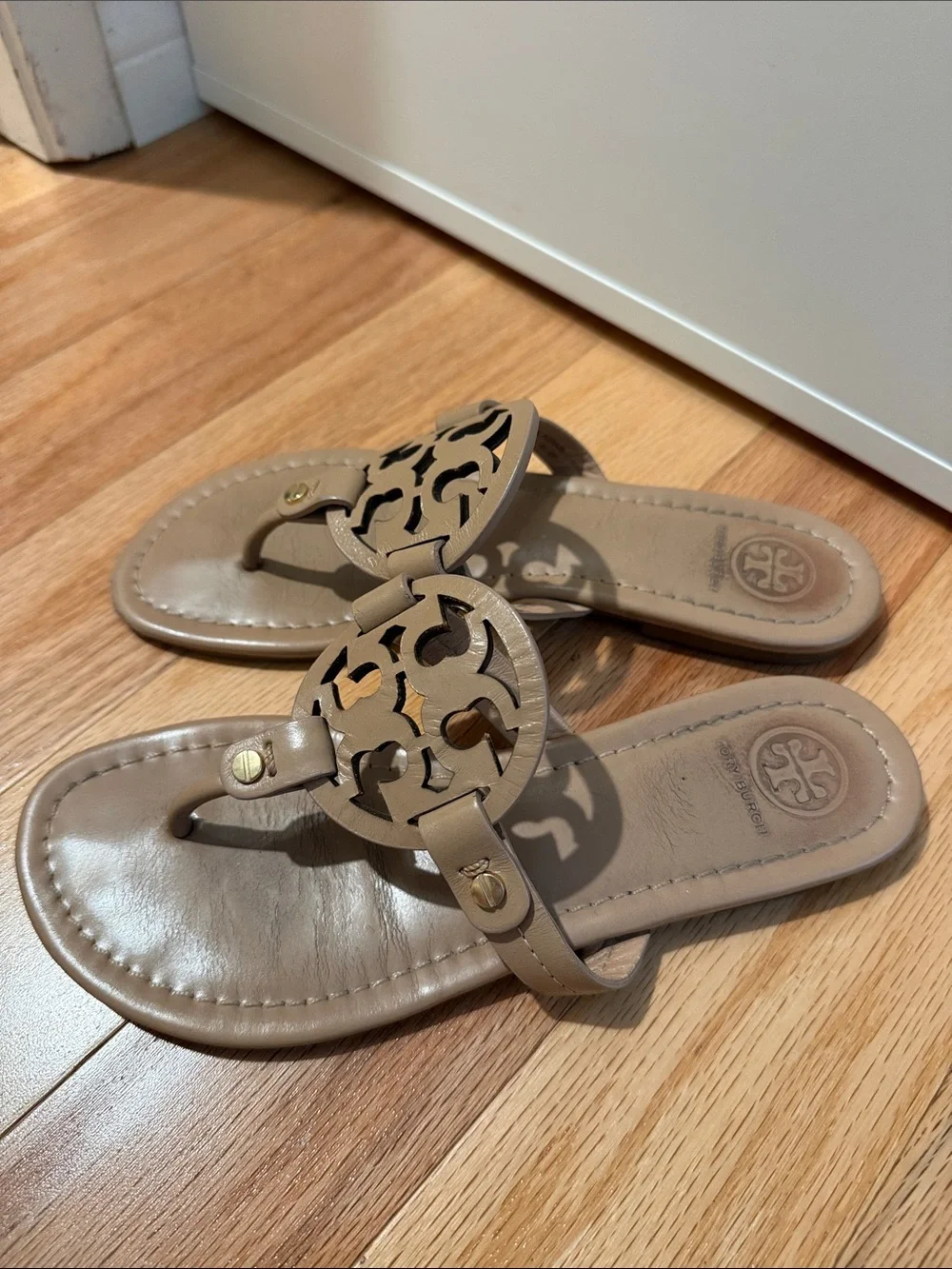 Tory Burch Beige Tan Logo Cutout Leather Thong Sandals